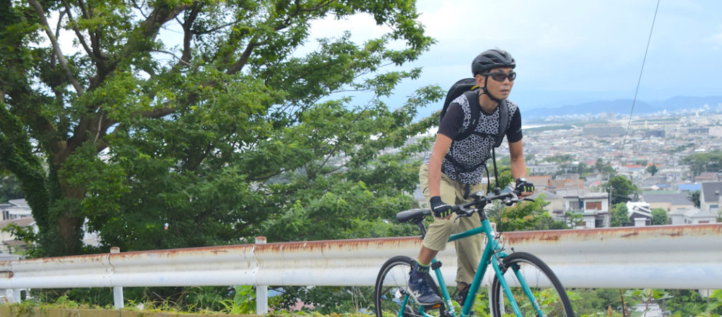 自転車 坂 を 楽に 登る