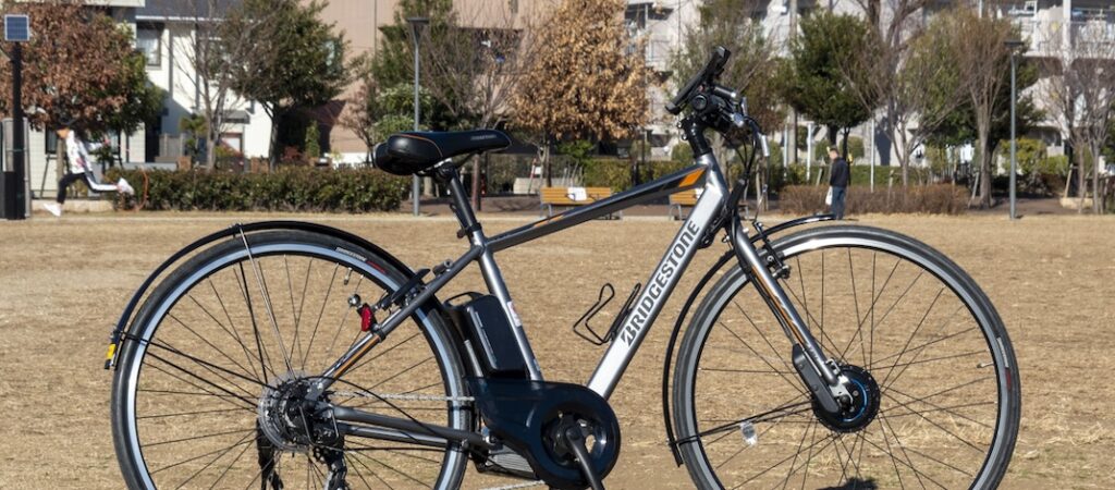 クルマ、スクーター、電動アシストクロスバイクをスマートに使い分け